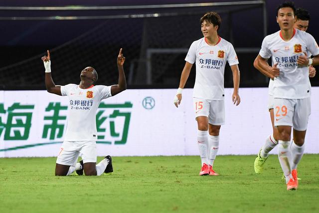 特雷-杨20+22老鹰力克骑士 热火送黄蜂3连败