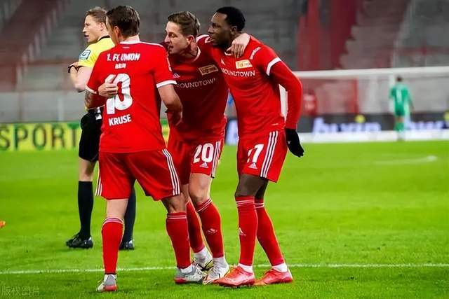 赵继伟伤退张镇麟23分高登24+12 辽宁大胜四川